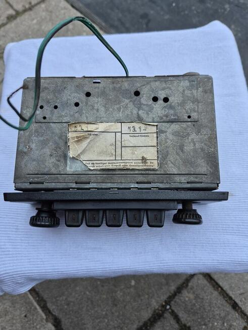 Sprzedam radio samochodowe z lat 60 -70