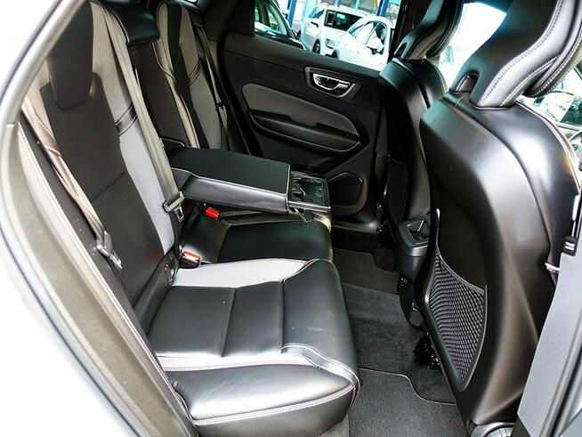 Volvo XC 60 R-DESING+Skóra+Harman/Kardon+NAVI 1WŁ KRAJ 3Lata GWARANCJA Bezwyp F23%