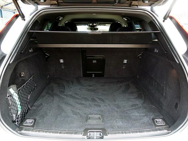 Volvo XC 60 R-DESING+Skóra+Harman/Kardon+NAVI 1WŁ KRAJ 3Lata GWARANCJA Bezwyp F23%