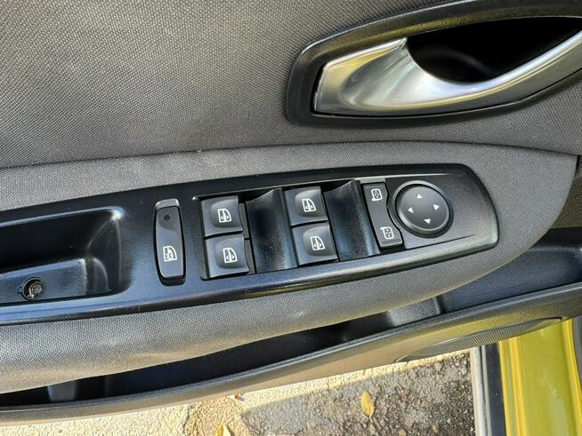 Renault Scenic Klimatronic 2-stref, Nawigacja, 2 kpl. kół, Hak holowniczy