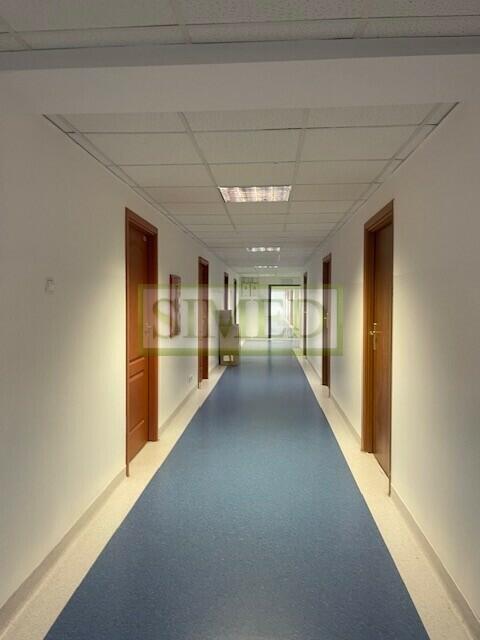 Dostep24h,recepcja,ochrona,parking,widne,wys.3m