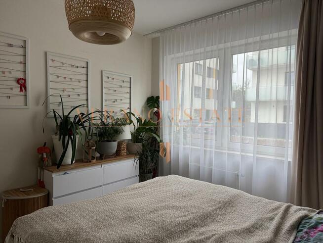 Parter - 2 pokoje, duży ogród, stan idealny!