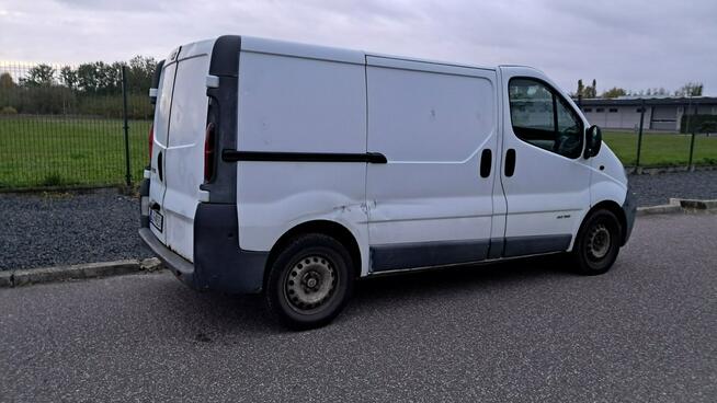 Renault Trafic L1H1 2.5Dci 146KM 2005r Ciężarowy 946kg Ładowność Fra Vat 23%