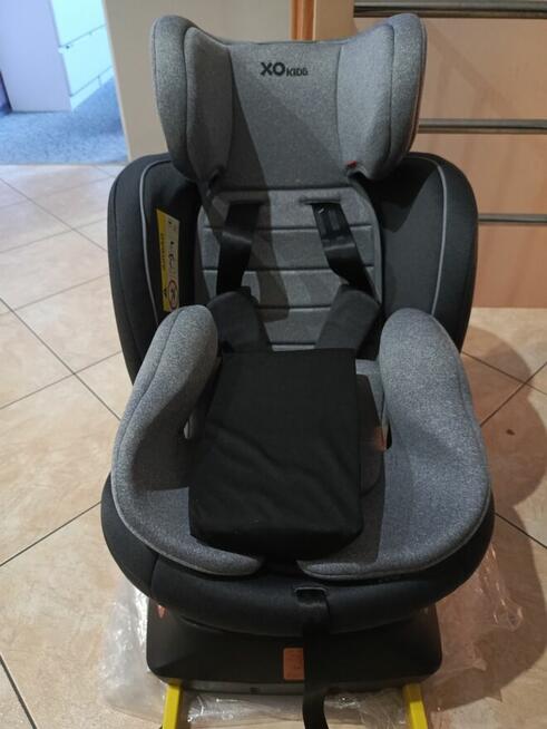 Sprzedam fotelik samochodowy XoMax 0-36 kg obrotowy 360 °Iso