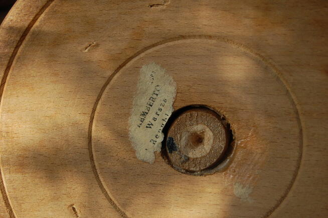 Straszny dziadunio! Drewniany, rzeźbiony dziadek do orzechów