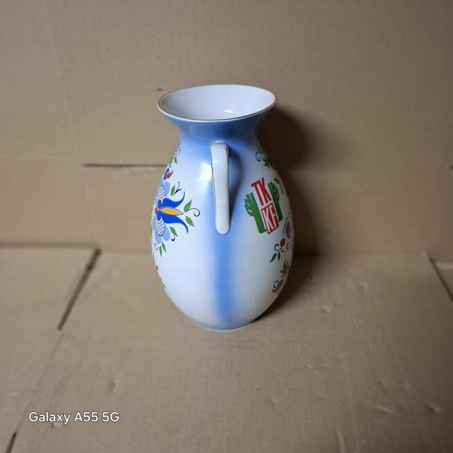 Wazon z porcelany stołowej