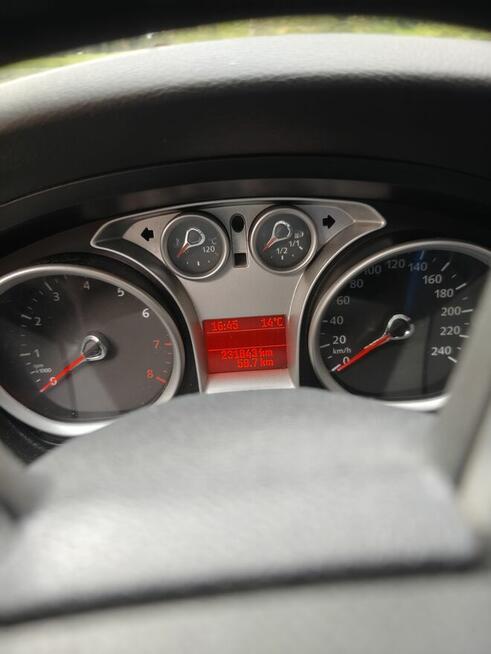 Sprzedam Ford Focus MK2 combi 1.6 Benzyna