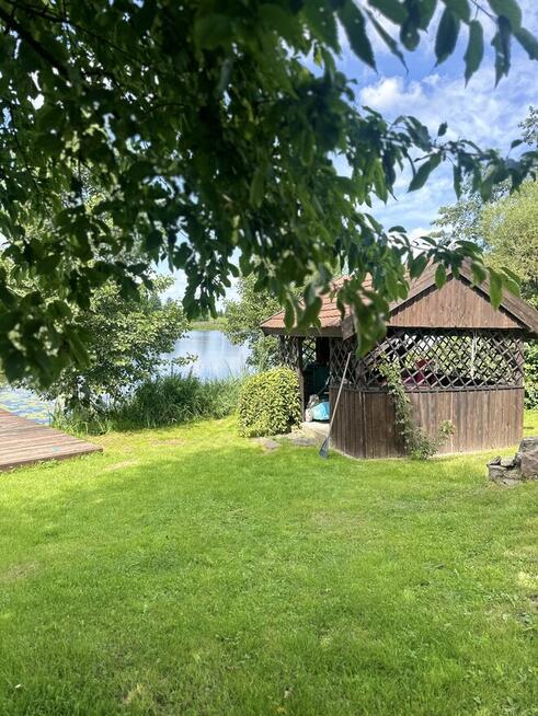 Sprzedam dom z bezpośrednim dojściem do jeziora