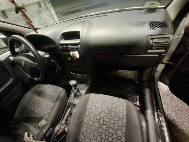 Sprszedam samochód osobowy