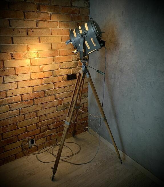 Lampa podłogowa loft Vintage teatralno filmowa PRL