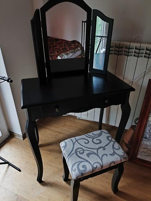 Toaletka trzy lustra, drewno, czarna, róża wzór, krzesełko