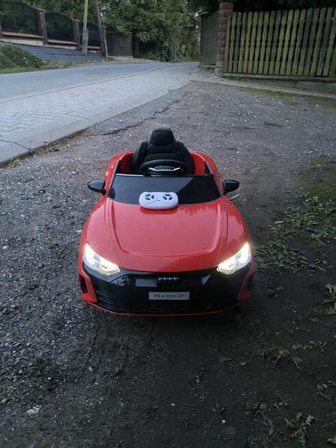 Autko na akumulator z pilotem dla dziecka