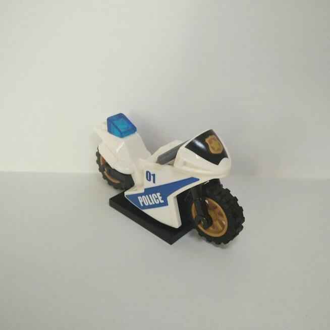 Lego City Policjantka i Motocykl nr1