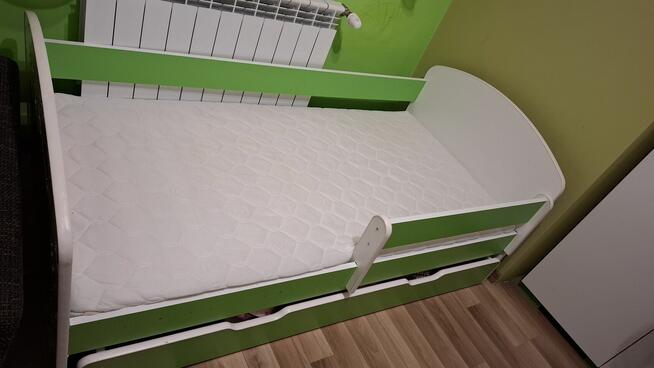 Komplet mebli do pokoju dziecka