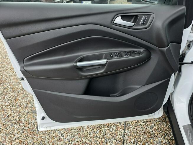 Ford Kuga 2.0 150ps Klimatronic Navi 4x4 PanoramaDach Kamera Cofania Titanium