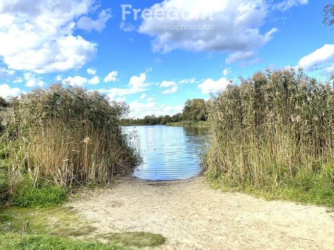 Działka w pobliżu Jeziora Dziekanowskiego