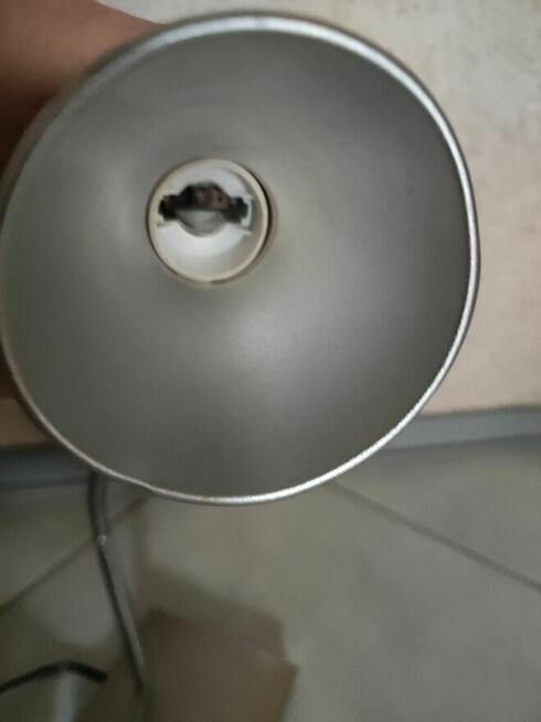 design lampka biurkowa elegancka chromowana led regulowana