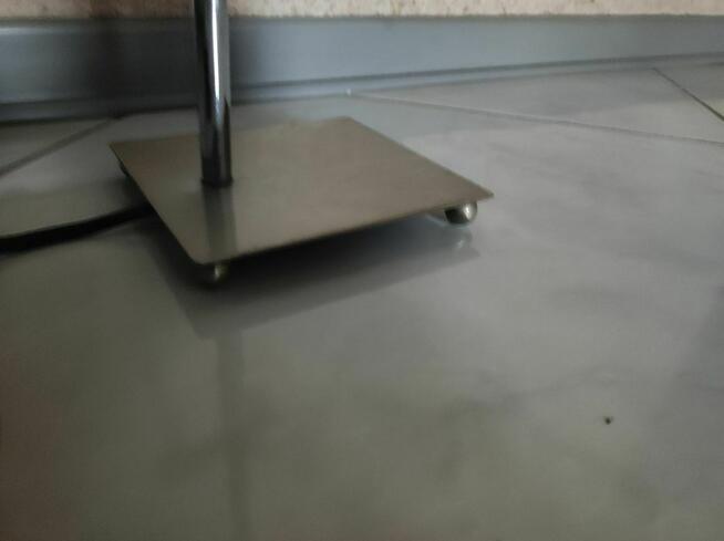 design lampka biurkowa elegancka chromowana led regulowana