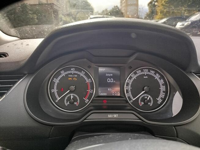 Skoda Octavia benzyna, klimatyzacja