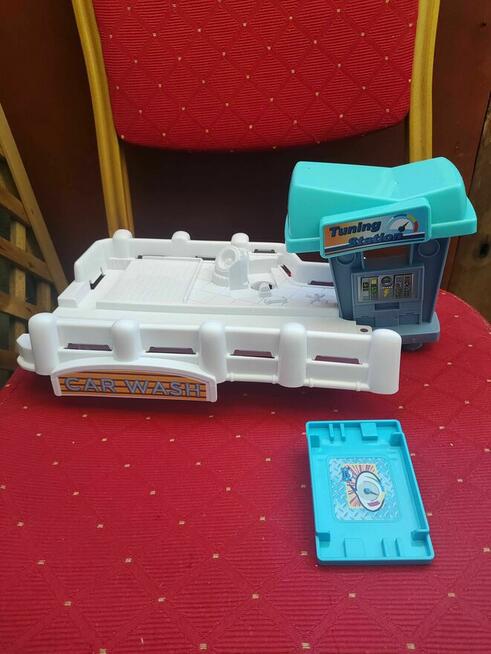 Interaktywny Garaż dla aut samochod VTech tor zjeżdżalnia