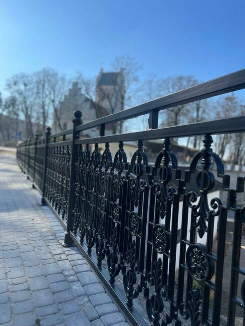 SCHODY TRALKA MASYW ŻELIWNA BALUSTRADA