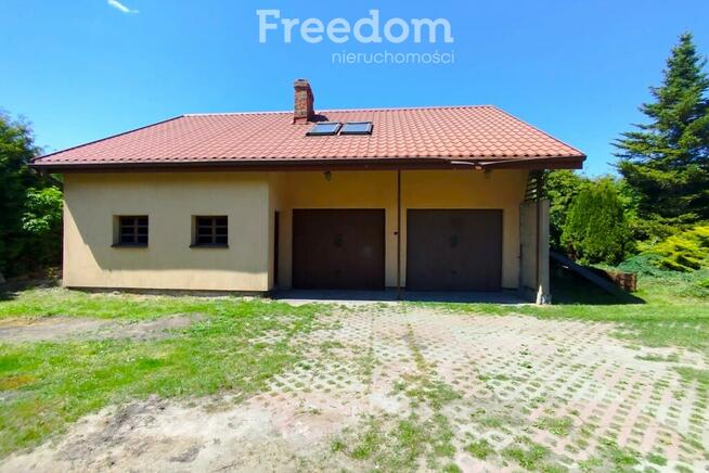 Dom do zamieszkania i garaż murowany przy Kołbieli