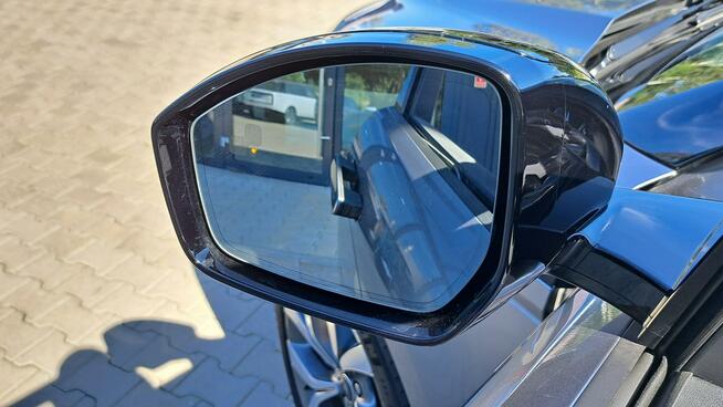 Land Rover Range Rover Evoque MY23.5 2.0P I4 200 KM AWD Auto SE EigerGrey Felgi20 Meridian LED