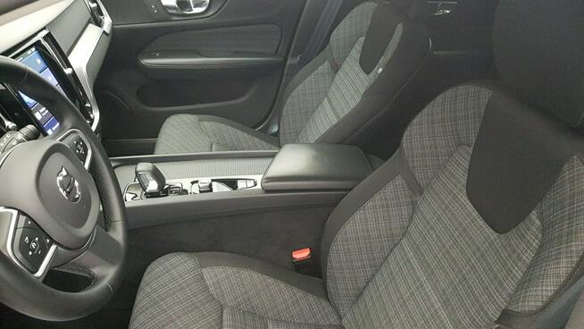 Volvo V60 B4 D Core ! Z Polskiego Salonu ! Faktura Vat !
