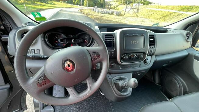 Renault Trafic III L2H1 9 osobowy