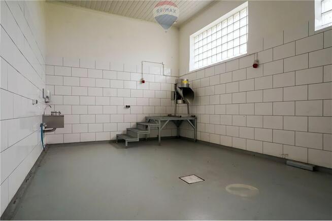 Obiekt produkcyjno-magazynowy z infrastrukturą