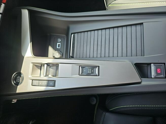 Peugeot 408 GT Hybrid 145 KM eDCS-6