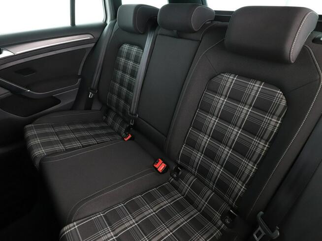 Volkswagen Golf GTD 184KM PDC grzane fotele climatronic LED