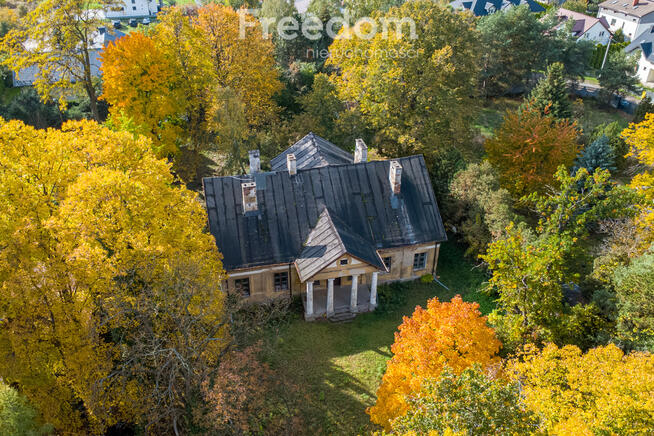 Zabytkowy Dwór z Początku XX Wieku