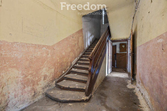 Zabytkowy Dwór z Początku XX Wieku