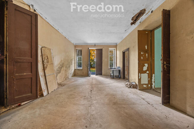 Zabytkowy Dwór z Początku XX Wieku