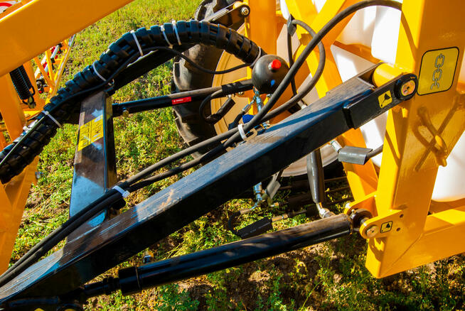 Opryskiwacze zaczepiane - Kronos 2500l-3000l