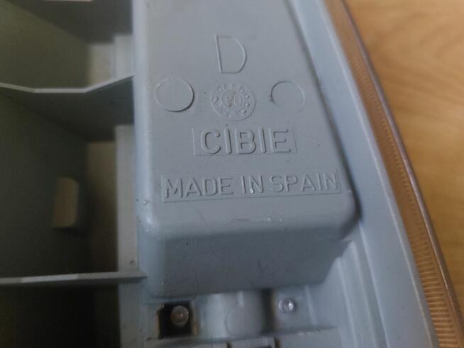 Lampa przednia, reflektor prawy Seat Marbella