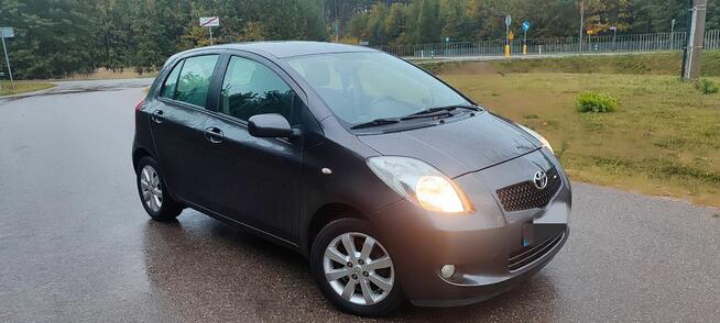 Toyota Yaris 1.3 benzyna**czujniki parkowania**hak**