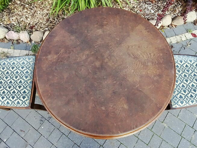 Stylowy zestaw mebli - stolik kawowy + 3 krzesła tapicerowan