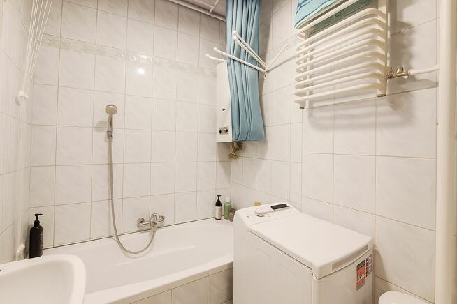 Ustawne słoneczne mieszkanie z osobną kuchnią i balkonem