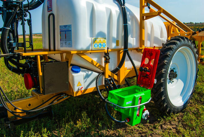 Opryskiwacze zaczepiane - Kronos 2500l-3000l