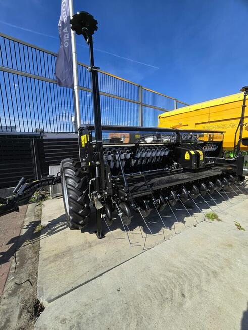 Talerzowy Siewnik MUSTANG– 3,9m, pojemność 1400l