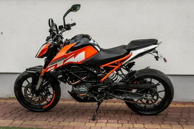 KTM duke 125 R 2020 ABS KSIĄŻKA Raty Transport Największy Wybór Moto 125 W PL