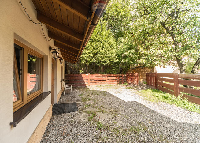 Dom w Szczyrku z widokiem na góry i skocznię