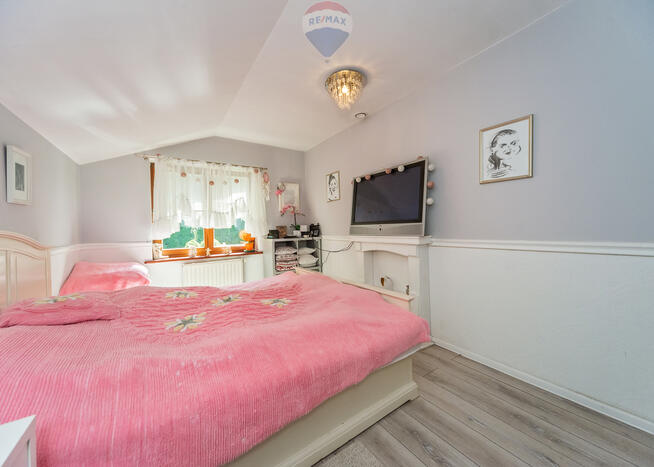 Dom w Szczyrku z widokiem na góry i skocznię