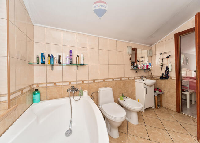 Dom w Szczyrku z widokiem na góry i skocznię