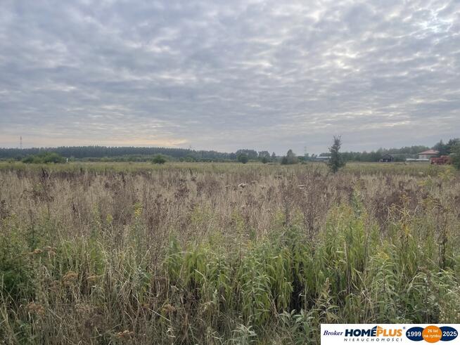 Działka budowlana 800 m² z dojazdem z dwóch stron