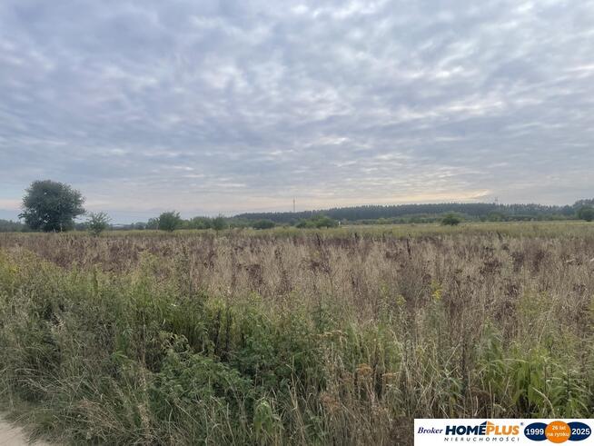 Działka budowlana 800 m² z dojazdem z dwóch stron