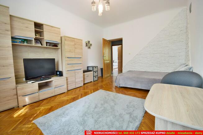 Zadbane, przestronne mieszkanie 2 pokojowe.