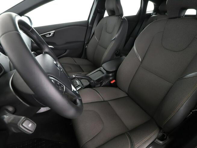 Volvo V40 Cross Country 2.0d Automat Cross Country Navi Tempomat Grzane Fotele TFT LED Kamera